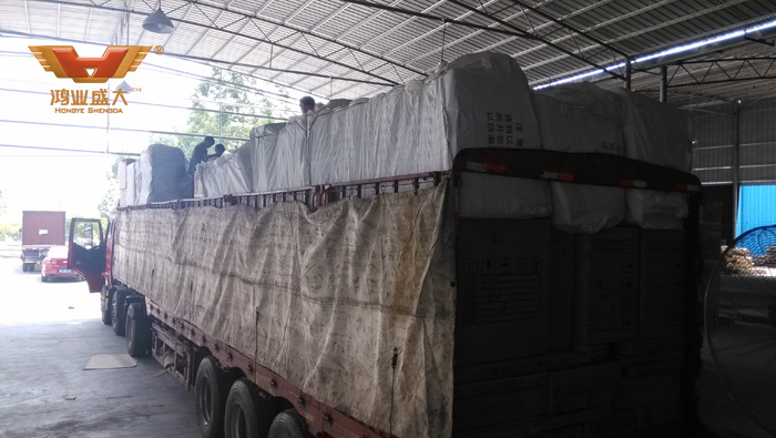    鸿业家具出货平台为杜总办公家具采购项目装货现场直击：